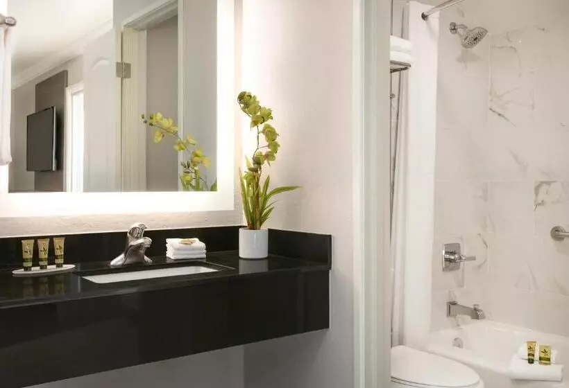 Szálloda Torch Lite Inn At The Beach Boardwalk