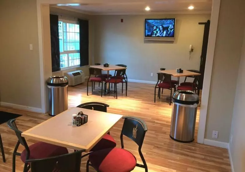 Motelli Thunderbird Lodge