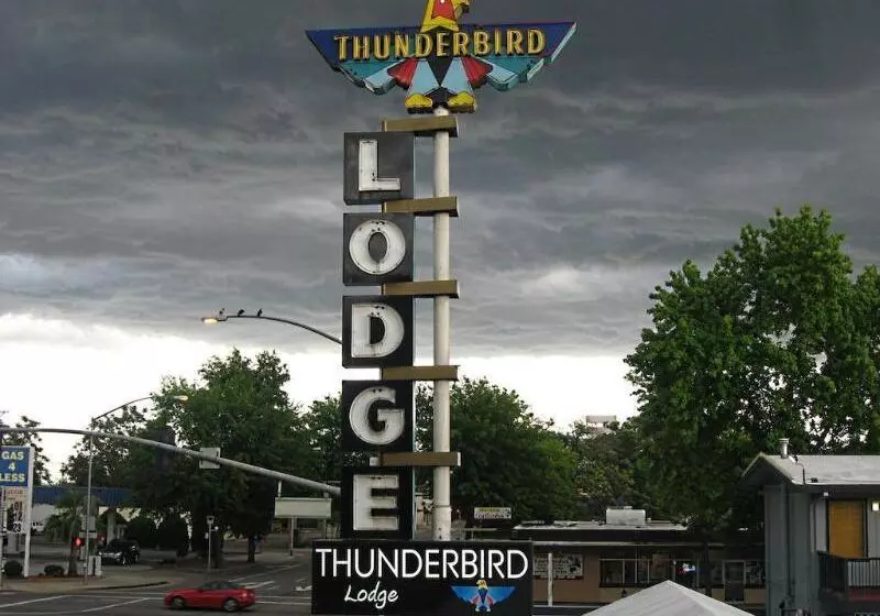 Motelli Thunderbird Lodge