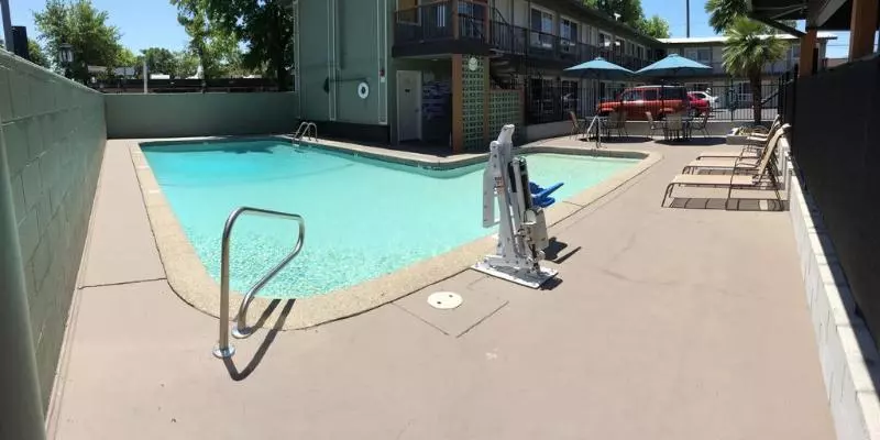 Motelli Thunderbird Lodge