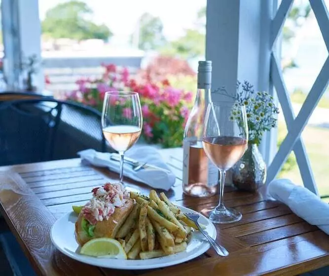 אתר נופש Black Point Inn