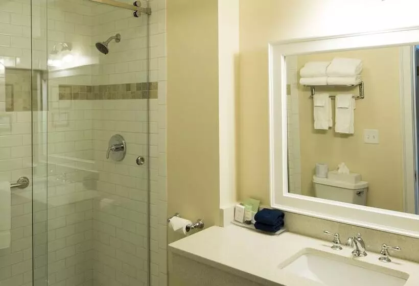 אתר נופש Black Point Inn