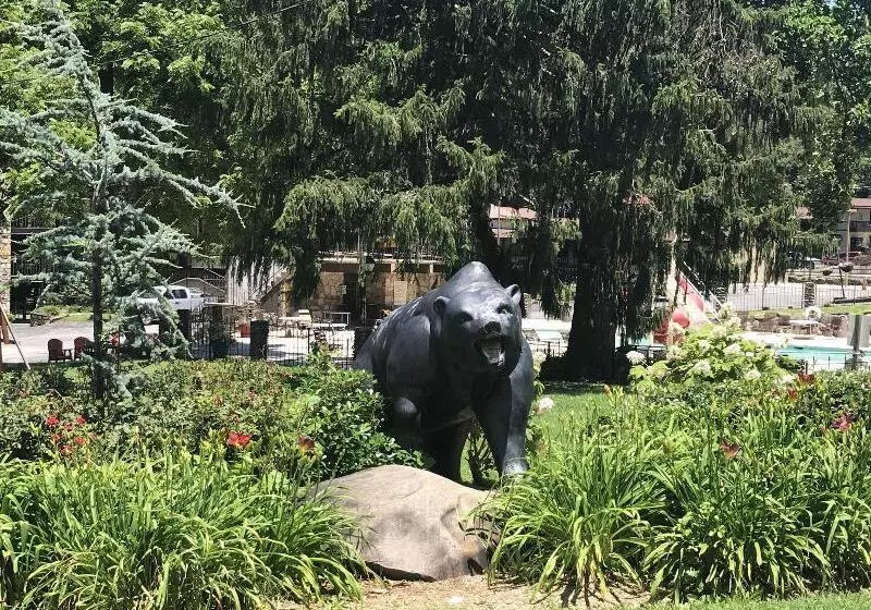 Курорт Brookside Lodge