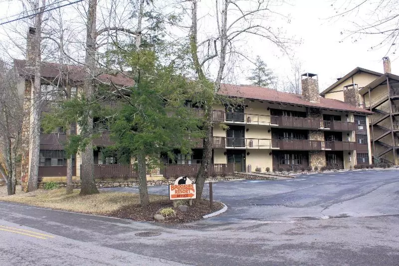 Курорт Brookside Lodge