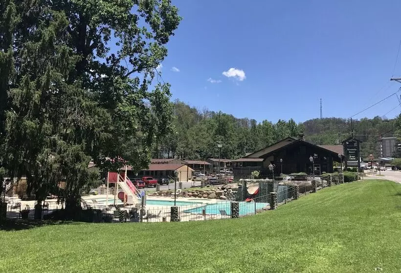 Курорт Brookside Lodge