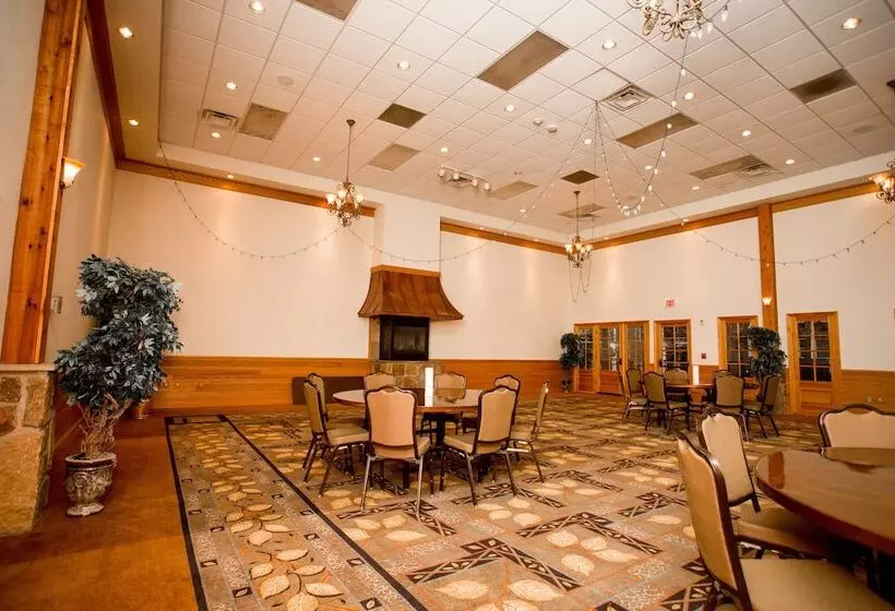 Курорт Brookside Lodge