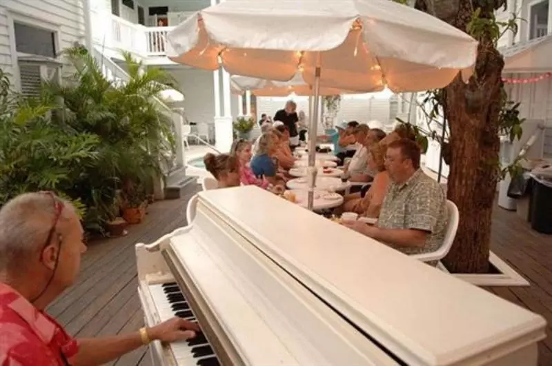 هتل Amsterdam's Curry Mansion Inn