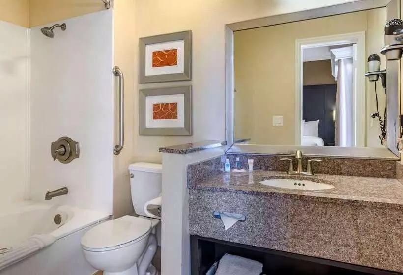 Отель Comfort Inn & Suites Huntington Beach