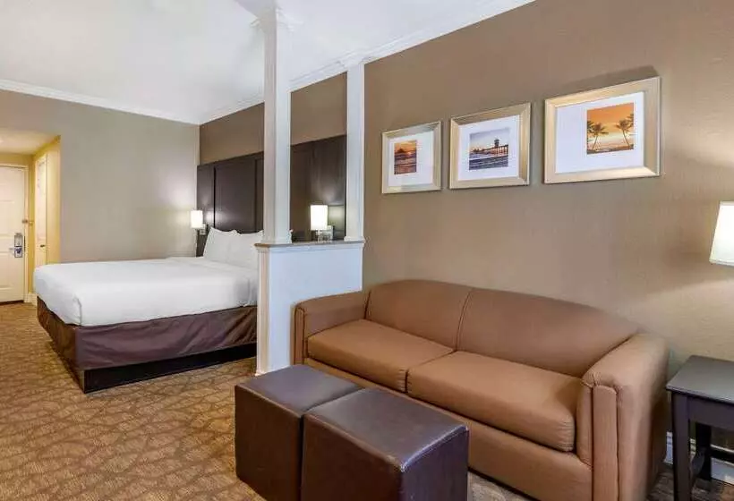 Отель Comfort Inn & Suites Huntington Beach