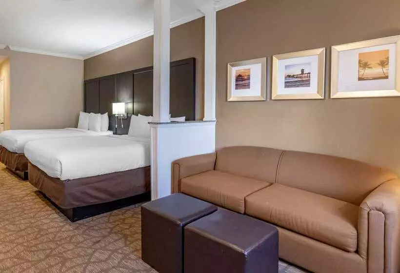 Отель Comfort Inn & Suites Huntington Beach