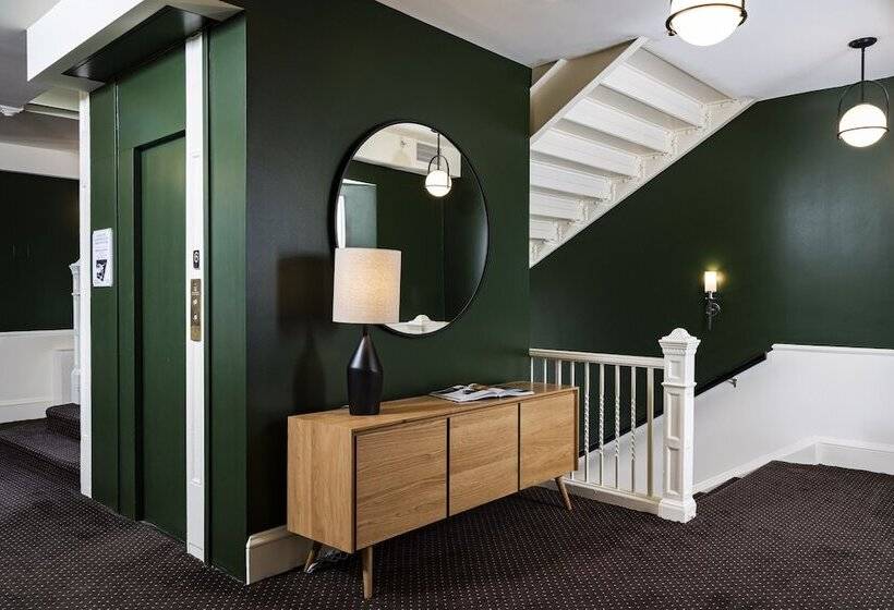 Copley Square Hotel, A Found