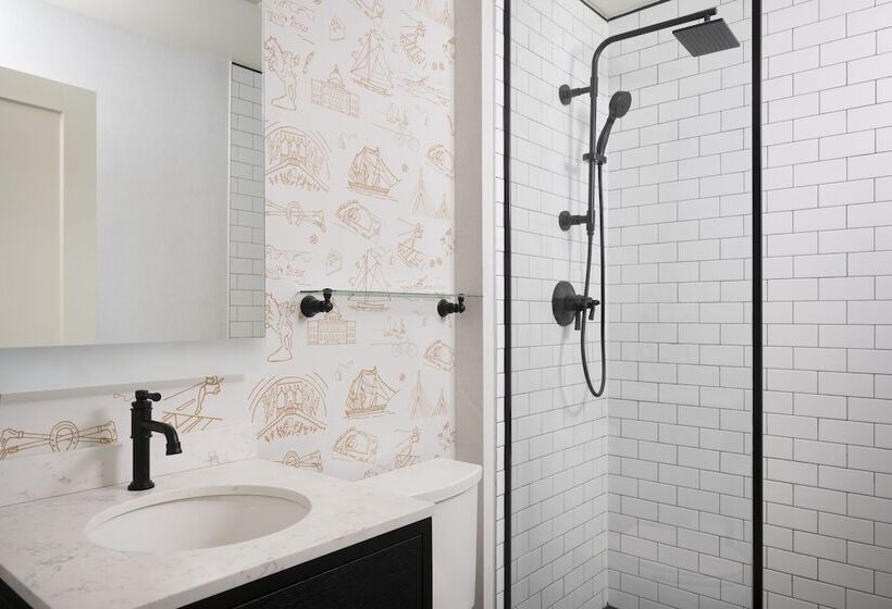 Copley Square Hotel, A Found