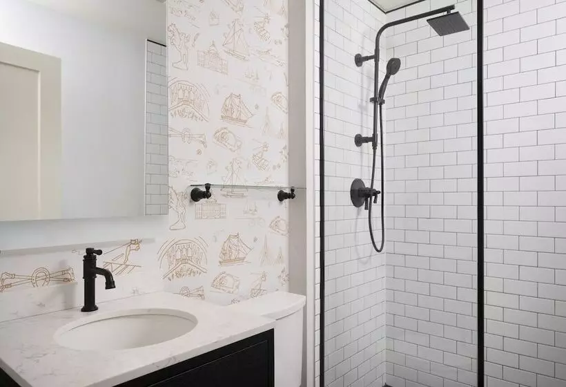 Copley Square Hotel, A Found