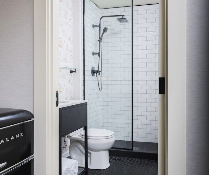 Copley Square Hotel, A Found