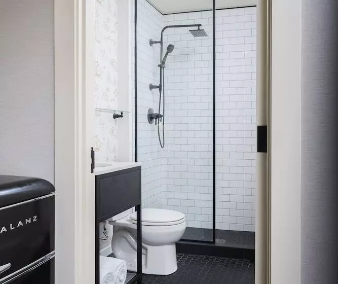 Copley Square Hotel, A Found