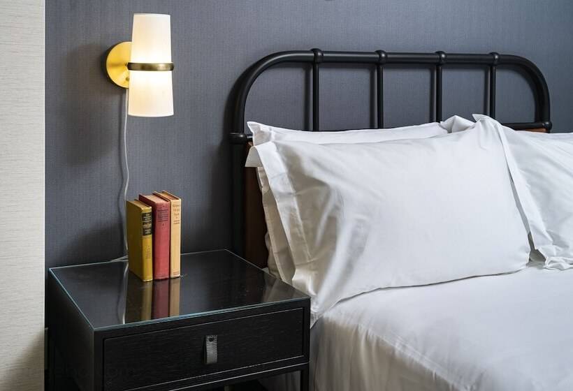 Copley Square Hotel, A Found