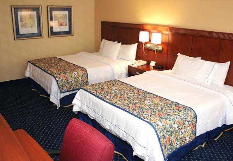 هتل Courtyard By Marriott Augusta