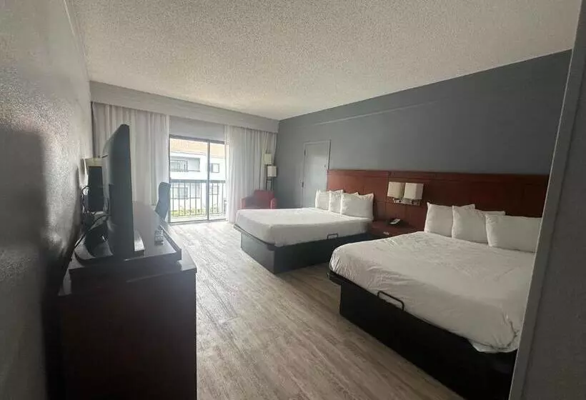 فندق Super 8 By Wyndham Dallas Love Field Airport