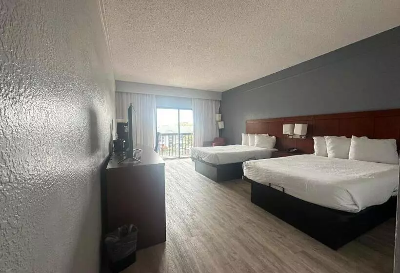 فندق Super 8 By Wyndham Dallas Love Field Airport