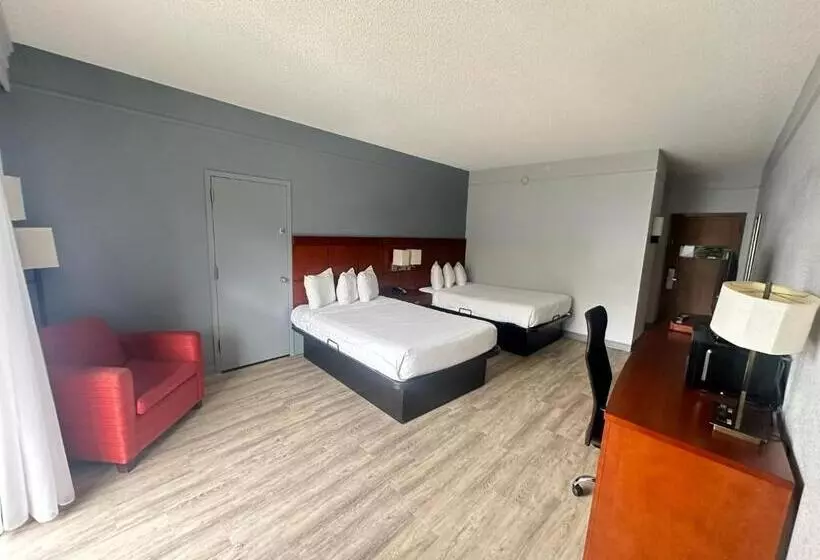 فندق Super 8 By Wyndham Dallas Love Field Airport