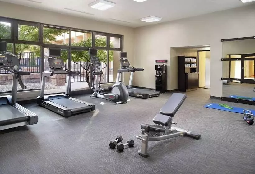 Отель Courtyard Charlotte Arrowood