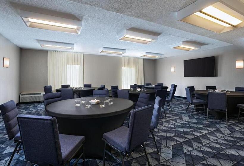 Hotel Courtyard By Marriott Dallas Richardson At Spring Valley