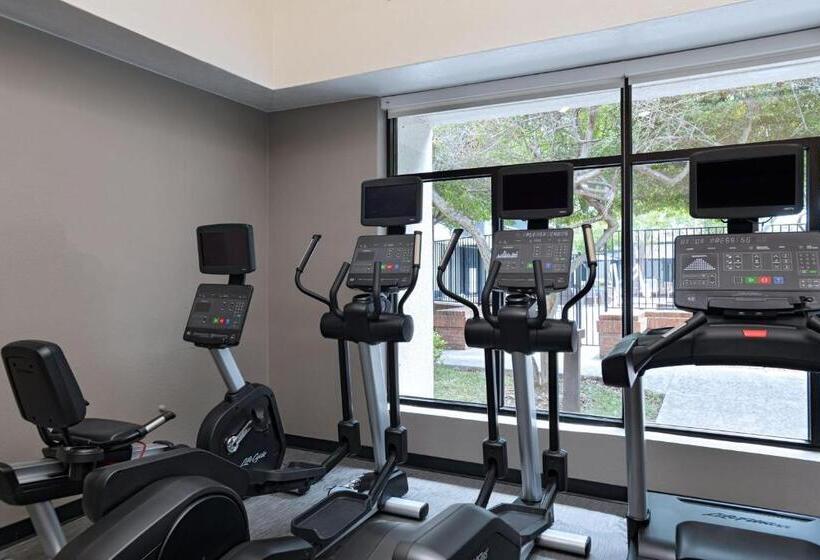 Hotel Courtyard By Marriott Dallas Richardson At Spring Valley