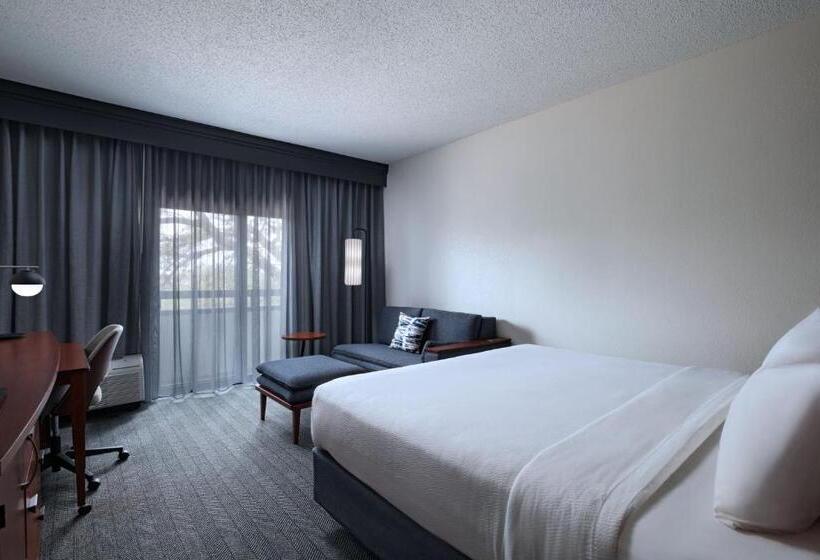 Hotel Courtyard By Marriott Dallas Richardson At Spring Valley