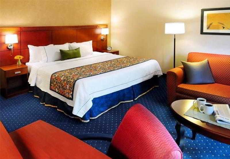 هتل Courtyard By Marriott Dallas Fort Worth/bedford
