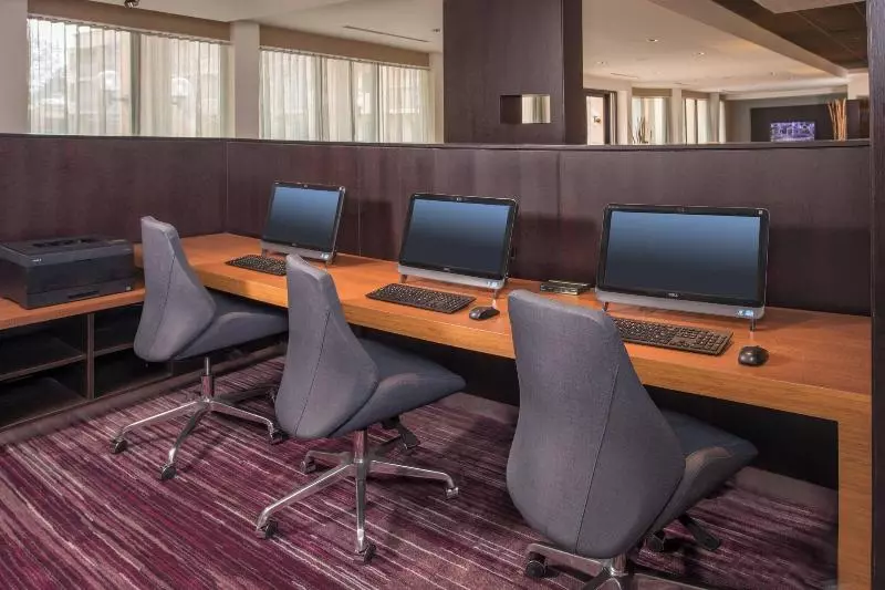 ホテル Courtyard By Marriott Fairfax Fair Oaks