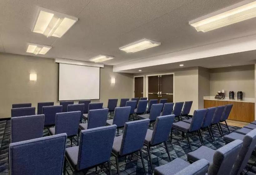 Hotelli Courtyard By Marriott Minneapolis St. Paul Airport