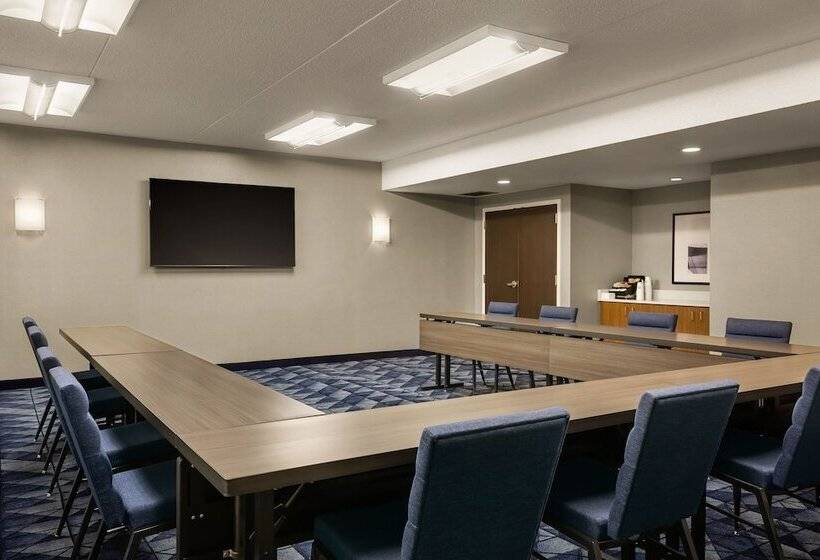 호텔 Courtyard By Marriott Minneapolis St. Paul Airport