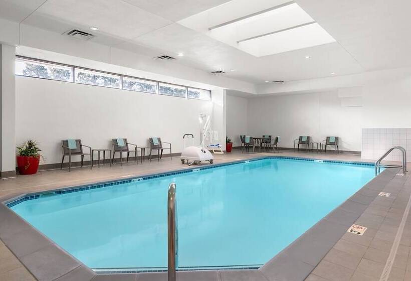 호텔 Courtyard By Marriott Minneapolis St. Paul Airport