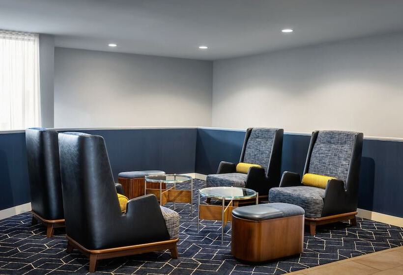 호텔 Courtyard By Marriott Minneapolis St. Paul Airport