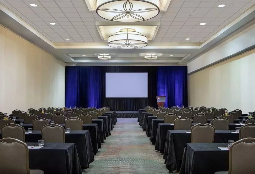 בית מלון כפרי Dallas Addison Marriott Quorum By The Galleria