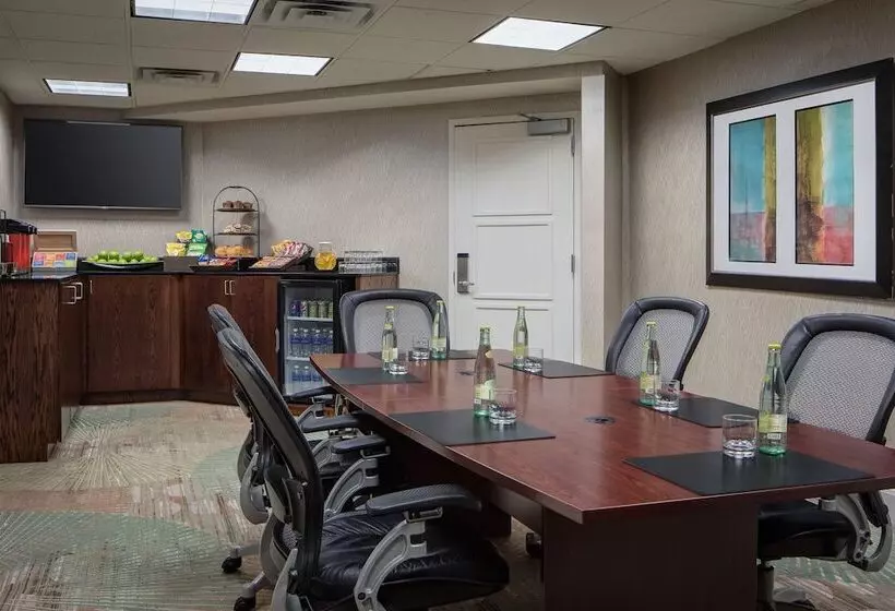 בית מלון כפרי Dallas Addison Marriott Quorum By The Galleria