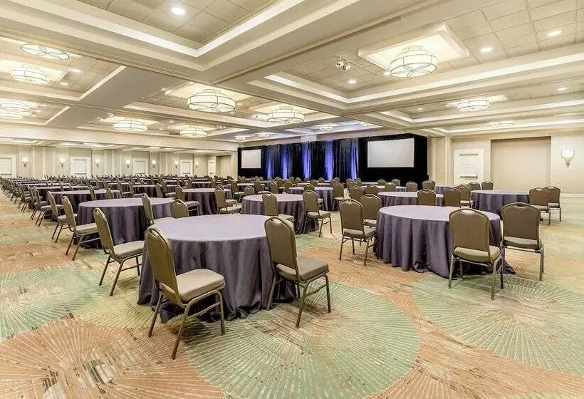 בית מלון כפרי Dallas Addison Marriott Quorum By The Galleria