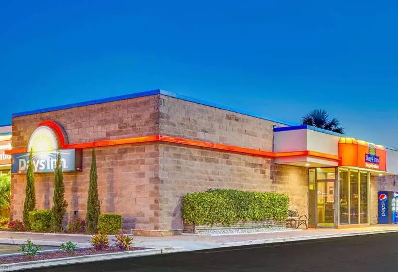 Hotel Days Inn By Wyndham Bradenton  Near The Gulf