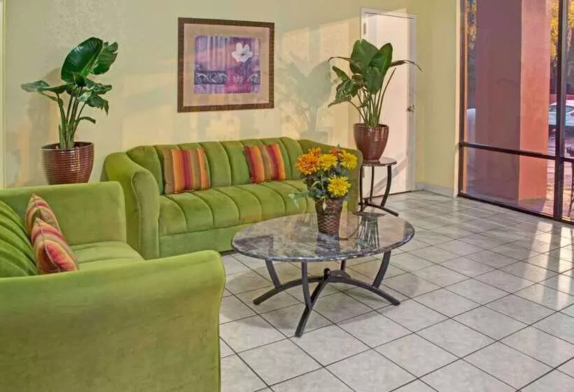 酒店 Days Inn By Wyndham Cocoa Cruiseport West At I95/524