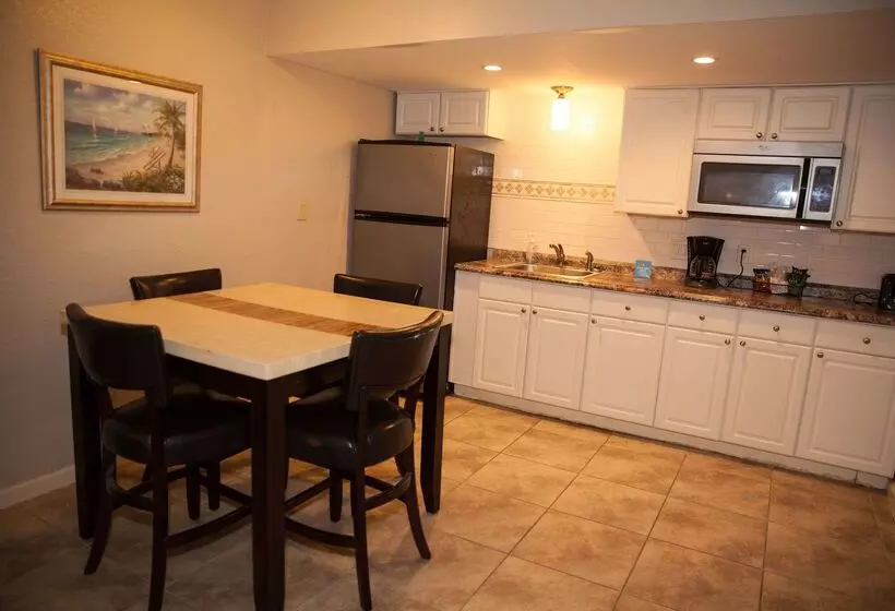 酒店 Days Inn By Wyndham Cocoa Cruiseport West At I95/524