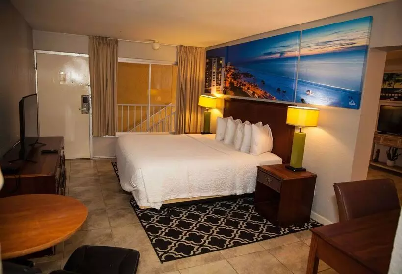 酒店 Days Inn By Wyndham Cocoa Cruiseport West At I95/524
