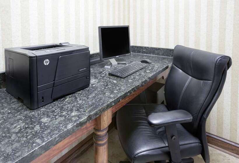 هتل Days Inn By Wyndham Columbus North Fort Moore