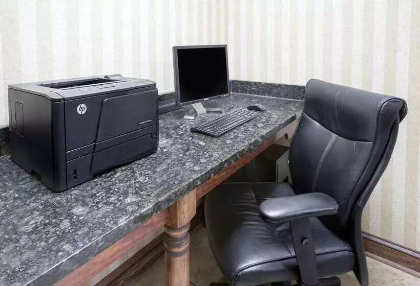 ホテル Days Inn By Wyndham Columbus North Fort Moore