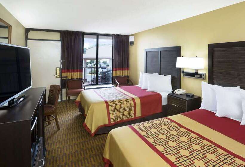 هتل Days Inn By Wyndham Columbus North Fort Moore