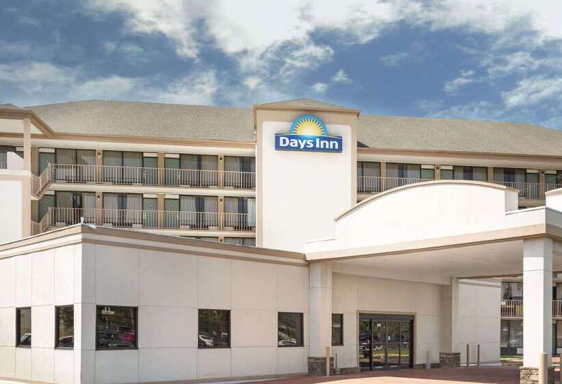هتل Days Inn By Wyndham Columbus North Fort Moore