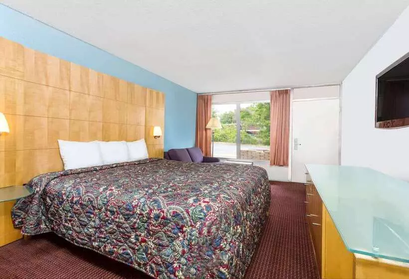هتل Days Inn By Wyndham Greensboro Airport