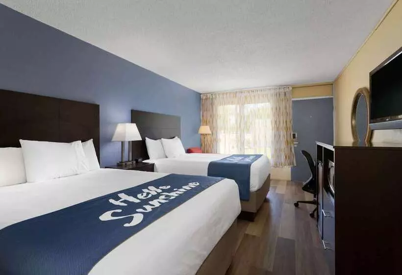 هتل Days Inn By Wyndham Greensboro Airport