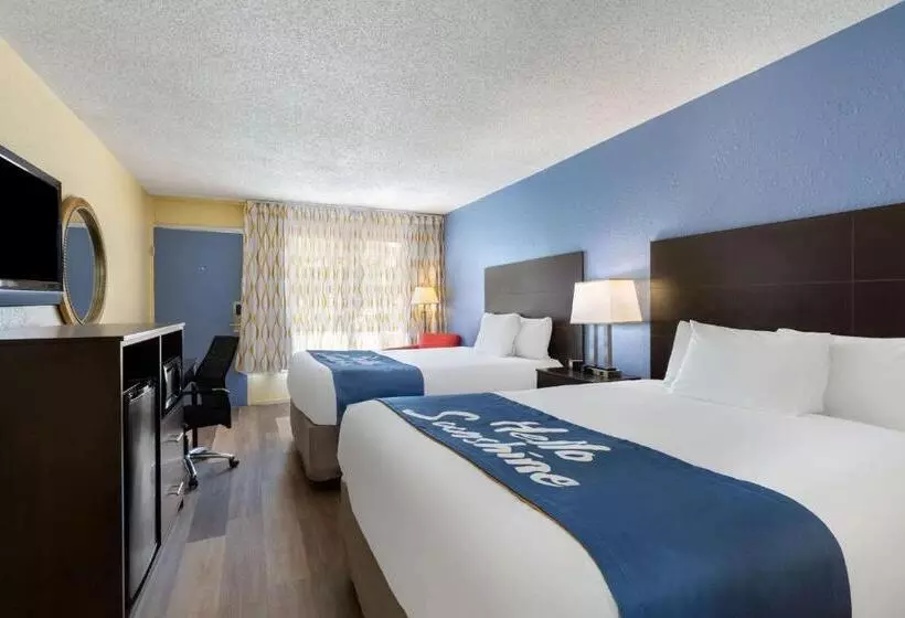 هتل Days Inn By Wyndham Greensboro Airport