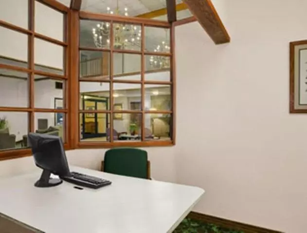 Отель Days Inn By Wyndham Madisonville