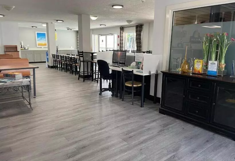 בית מלון כפרי Days Inn By Wyndham Port Charlotte Town Center